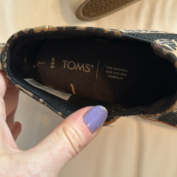 Toms Bryce sneaker booties in animal print. Size 8.5 - Picture 2 of 8